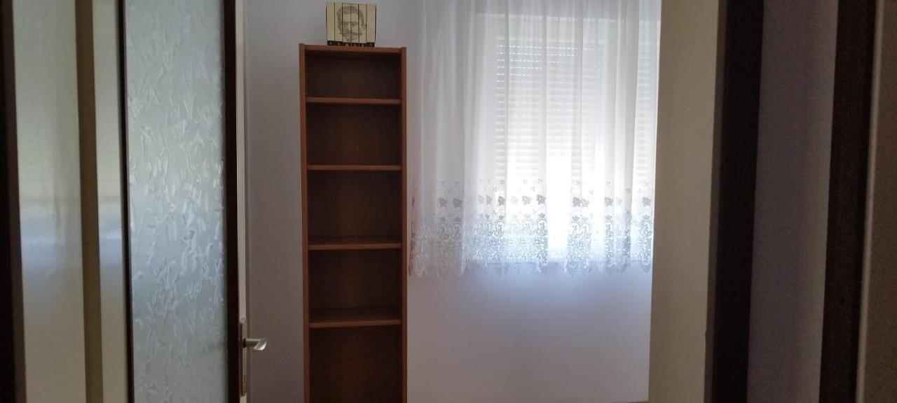 7 Flower Street Apartment Sempeter pri Gorici Buitenkant foto