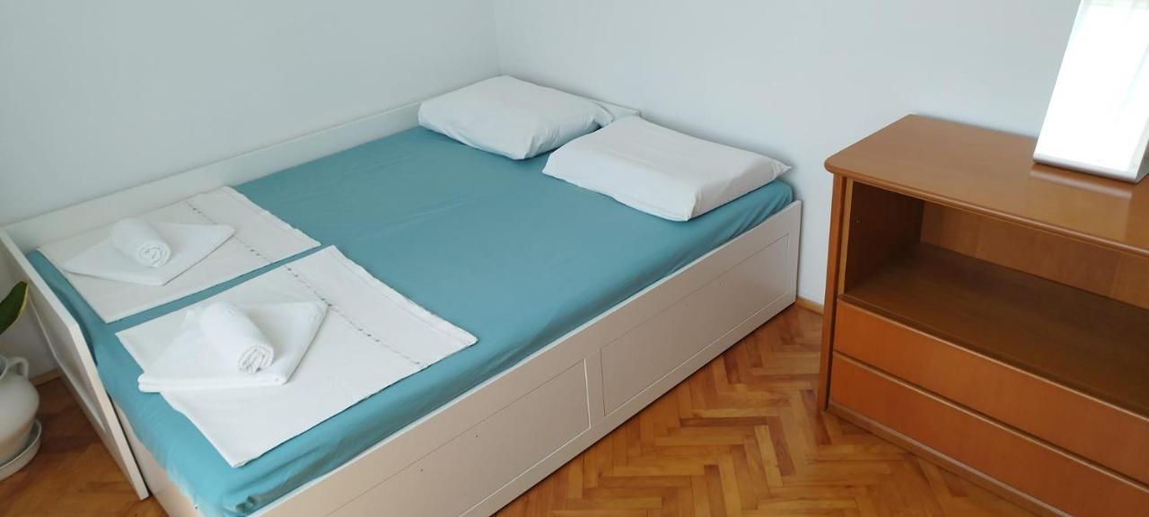 7 Flower Street Apartment Sempeter pri Gorici Buitenkant foto