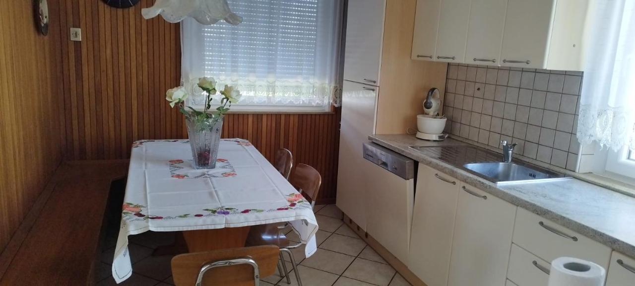 7 Flower Street Apartment Sempeter pri Gorici Buitenkant foto